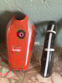 غراض للبيع تانكي اسود وصفاحياته ب١٣ تانكي احمر وحده ب١٠ جاملغ امامي مك...