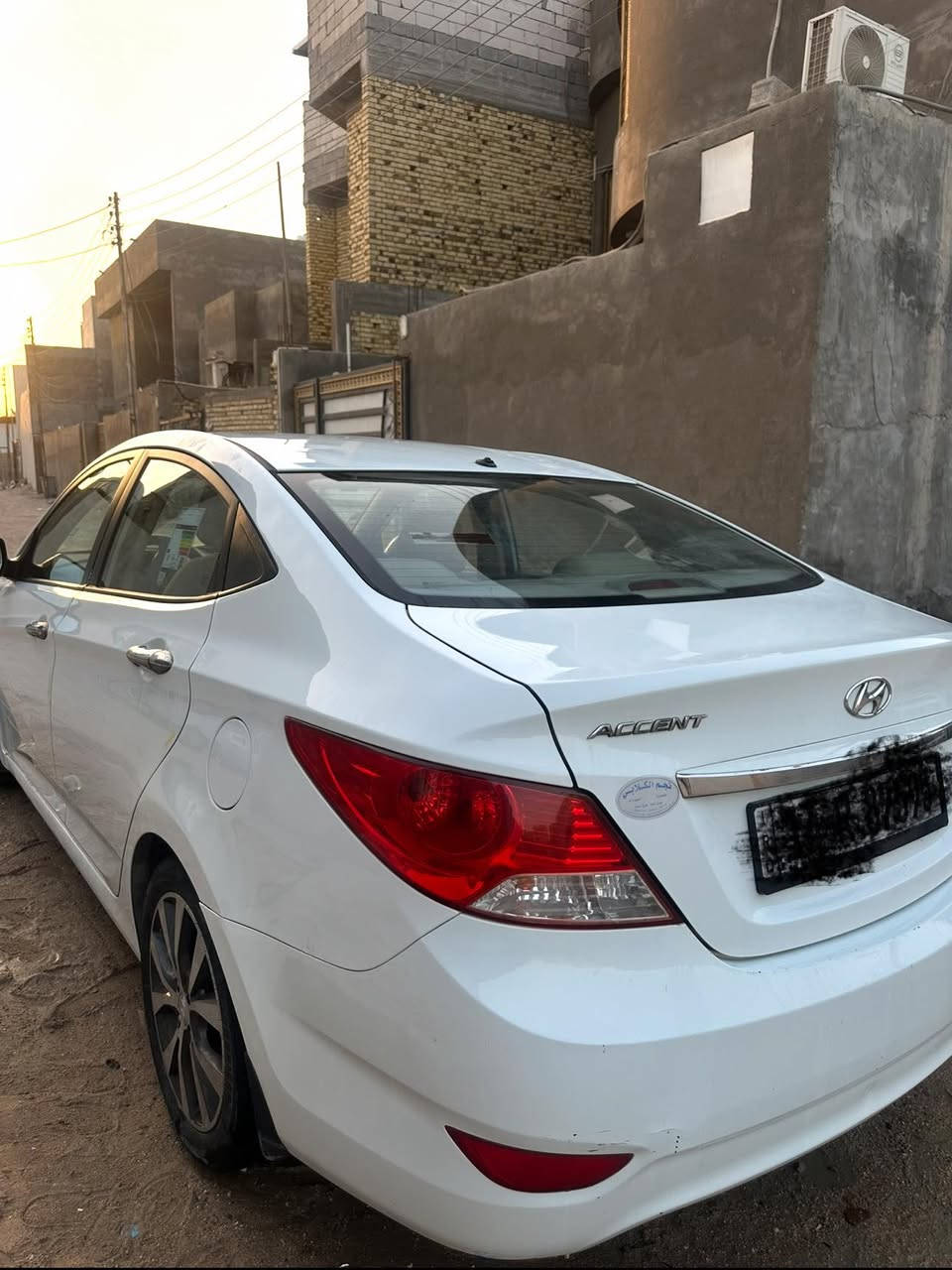 سلام عليكم للبيع 
اكسنت 2014 خليجي بدون ضربه 
محرك 1600 مامفتوح 
سياره فتحه تنته فول موصفات
شاشه لمس بلوتوث 
سماعات ومضخم صوت✅
كامره خلفيه
لايت زنون عالي وناصي وبلوجكترات
باتري جديد شاده
سبير بيها كامل
سياره بصره وباسمي
ورقمها انكليزي جديد 
فقط بيها بارد بسيط كد شبر بمكانين من تجي اشوفهم الك
العنوان البصره نضران 
***********
السعر 102$ وبيها مجال بسيط من تجي تشوفها
