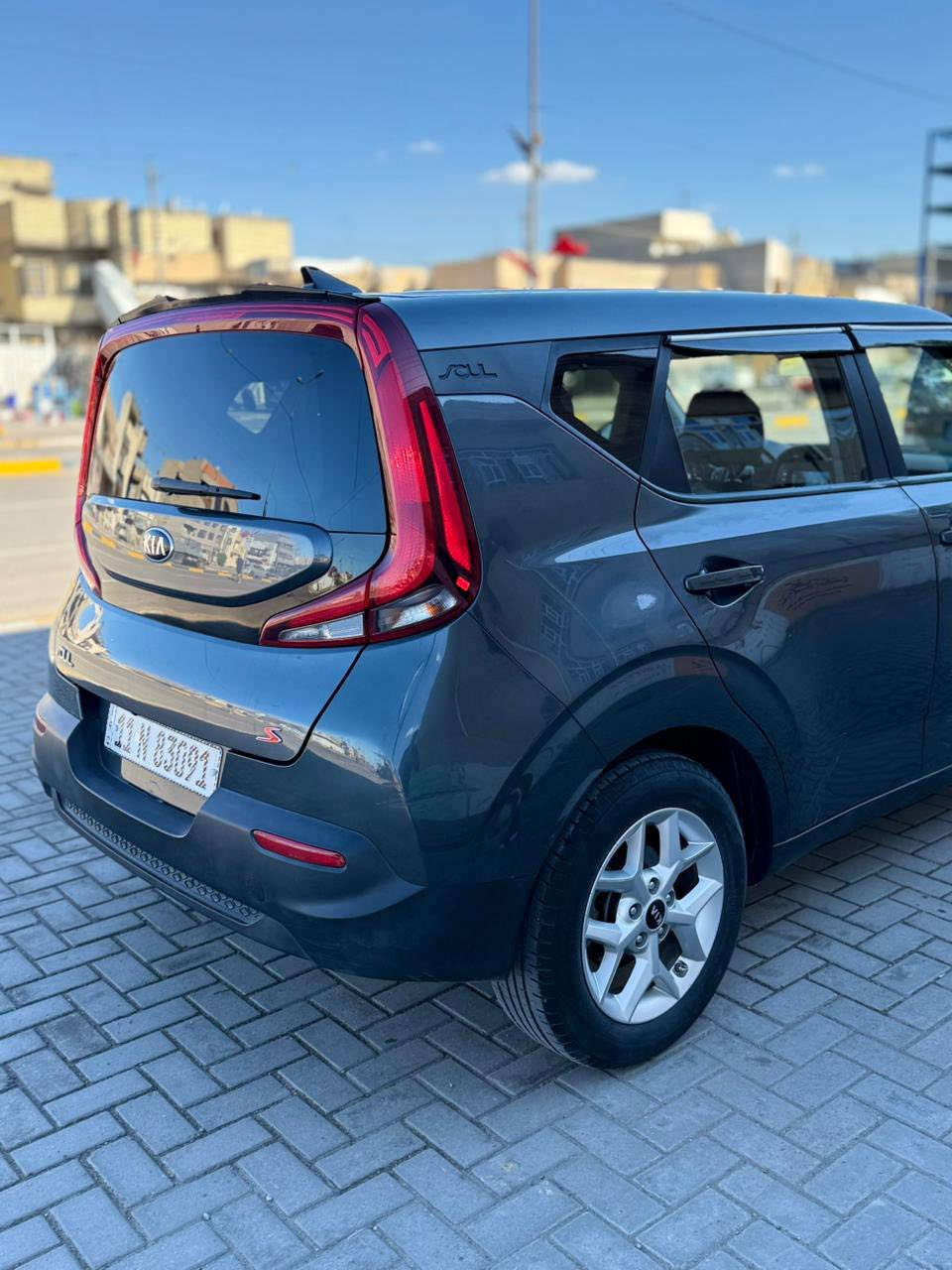 سلام عليكم كيه صول وراد امريكي مديل 2021 محرك الفين دوش السياره جاهزه كله نقص ما بيه لايت زنون حادثه با صوره تخم تاير جديد السياره با اسمي رقم جديد هزه جديد مواصفات عاديه كشن كهرباء السعر 137 بيه مجال  مكان بغداد حي العامل الرقم ***********
