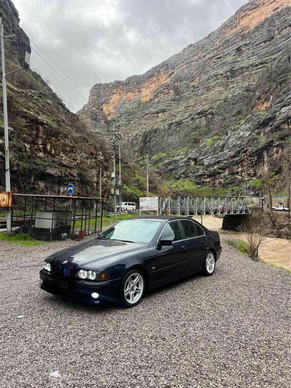 سه ره ستا به ناوي خواي گه وره 
منفئست اصلي 
مؤديل 2000
سفر لؤك
525ده بل جيجيتال
فول فول به س سلايت نيه
كوشن جلد 
كوشن هيتر
ته بريد ساردوو گه رم
بؤني شه ريكه ي لئدئ دوگمه ي نه قص نيه
دينارئك مه سروف تياي نيه 
سپئري بيلادي
كه ته لؤك
وه سفي زياتري ناوئ ماله كه دياره
بؤ فرؤشتن يان گؤرينه وه
سعري 70 

‏*********** أربيل, العراق
