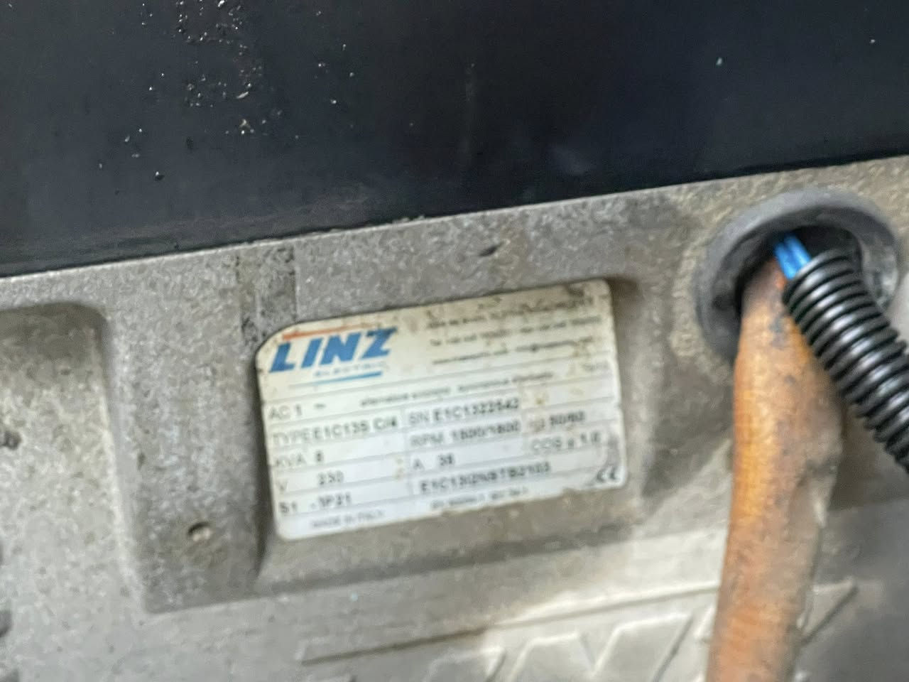 🔷 كابوته ياباني3🇯🇵بستم
🔷 حجم المحرك 1105
🔷 عدد الدوران 1500 
🔷 8 كيفي 35 انبير 
🔷 سنكل فيز 220 فقط
🔷 نوع التوليد لنز ايطالي 
🔷 صرف الكاز / 1 لتر بساعه
🔷 نظام اوتو مع حماية متكامله 
🔷 شرط الشغل والضمان 
🔷 كل تفرعات المحرك والتوليد بلاديه شركة 
 🔷 العنوان // بابل //الحله //باب المشهد 
🔷 توصيل جميع المحافظات 
***********
***********
@الجميع
