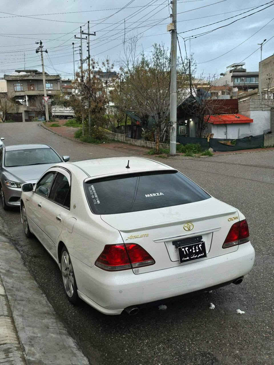 سڵاوتان لێبێت 
شاهینە ساخ ١٨٢ ڕۆیاڵ سێ دوگمە گەورە بە گەورە کامل کراوە بە سپۆرت قەپات مواسەفات سلاجە تەبریت مەرکەزی ناوزەرد سیدی بۆکس کوشن هیتەر سێ پەردە کامل جوانکاری بۆ کراوە بۆیاخی ئێرەو ئەوروپاشی نیە گێڕو مەکینەی بەشەرت سەیارەکە نمونەیە
ڕەقەم تەلەفون ***********
سەیارەکە کۆدی هەیە
نرخ..٩١ گەڵا
