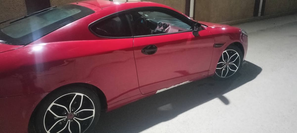 سلام عليكم شباب الكروب متاح سياره هوندي تبرون رياضيه باب واحد البيع موديل 2007 رقم اربيل نكليزي سنويه ال28 سياره حلوه مابيه اي شي نقص مكينه 2400 سعر 65 شراي يتصل ويدلل ***********
