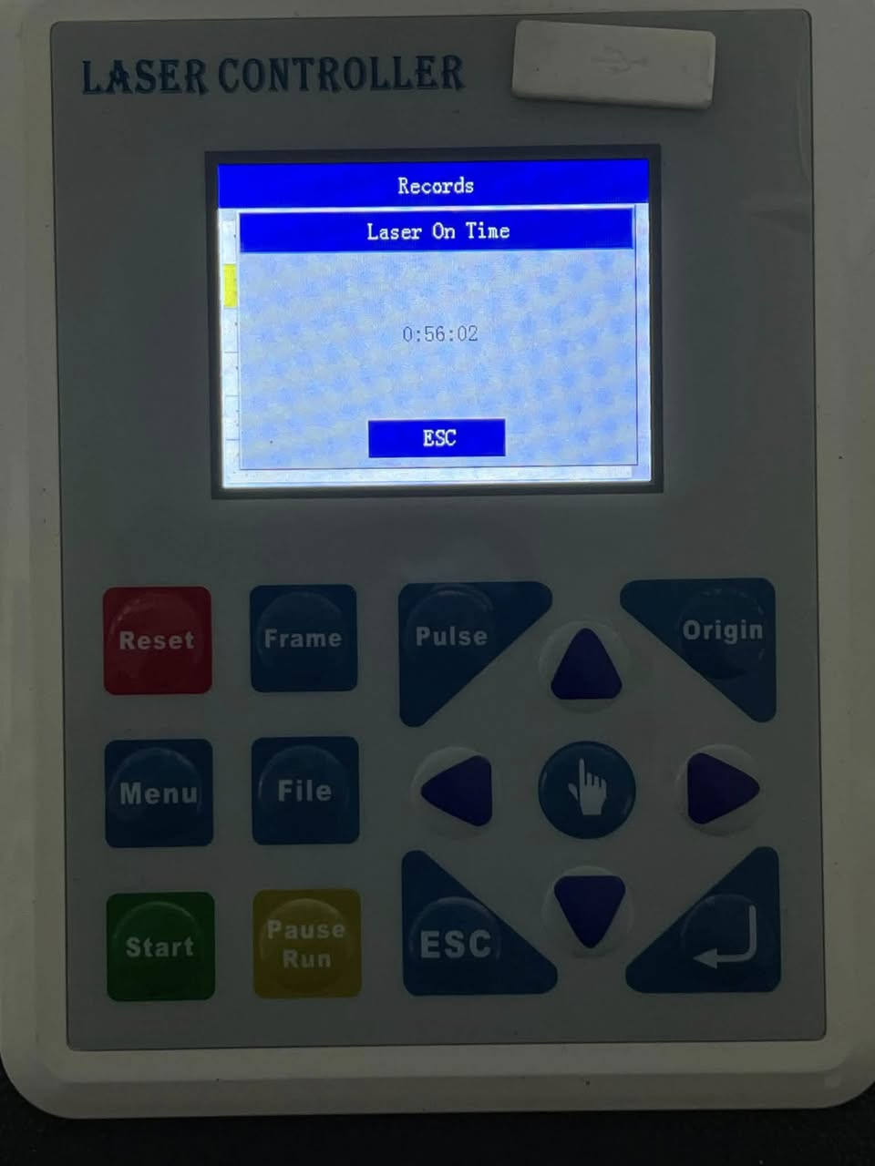 للبيع جهاز ليزر CO2 بحالة ممتازة 🔥

• قياس العمل: 90×60 سم
• قوة التيوب: 130 واط
• كونترول M3
• يدعم Wi-Fi
• دقة عالية بالحفر والقص
• مناسب للأكريليك، الخشب، الجلد، المطاط وغيرها
• وقت عمل الليزر أقل من ساعة فقط ✨
• شغال بدون مشاكل وجاهز للعمل مباشرة

الجهاز نظيف جداً ومستخدم استخدام شبه جديد، مناسب للمشاريع والمحلات والإنتاج.

💰 السعر: 3,000,000 دينار عراقي

سبب البيع: التفرغ.

📍الموقع: العراق/اربيل. 
📩 للاستفسار والمزيد من الصور يرجى المراسلة على الخاص.


**إذا كنت صاحب هذا الإعلان وتريد حذفه لأي سبب، رجاءا أرسل رسالة إلى الدعم الفني**