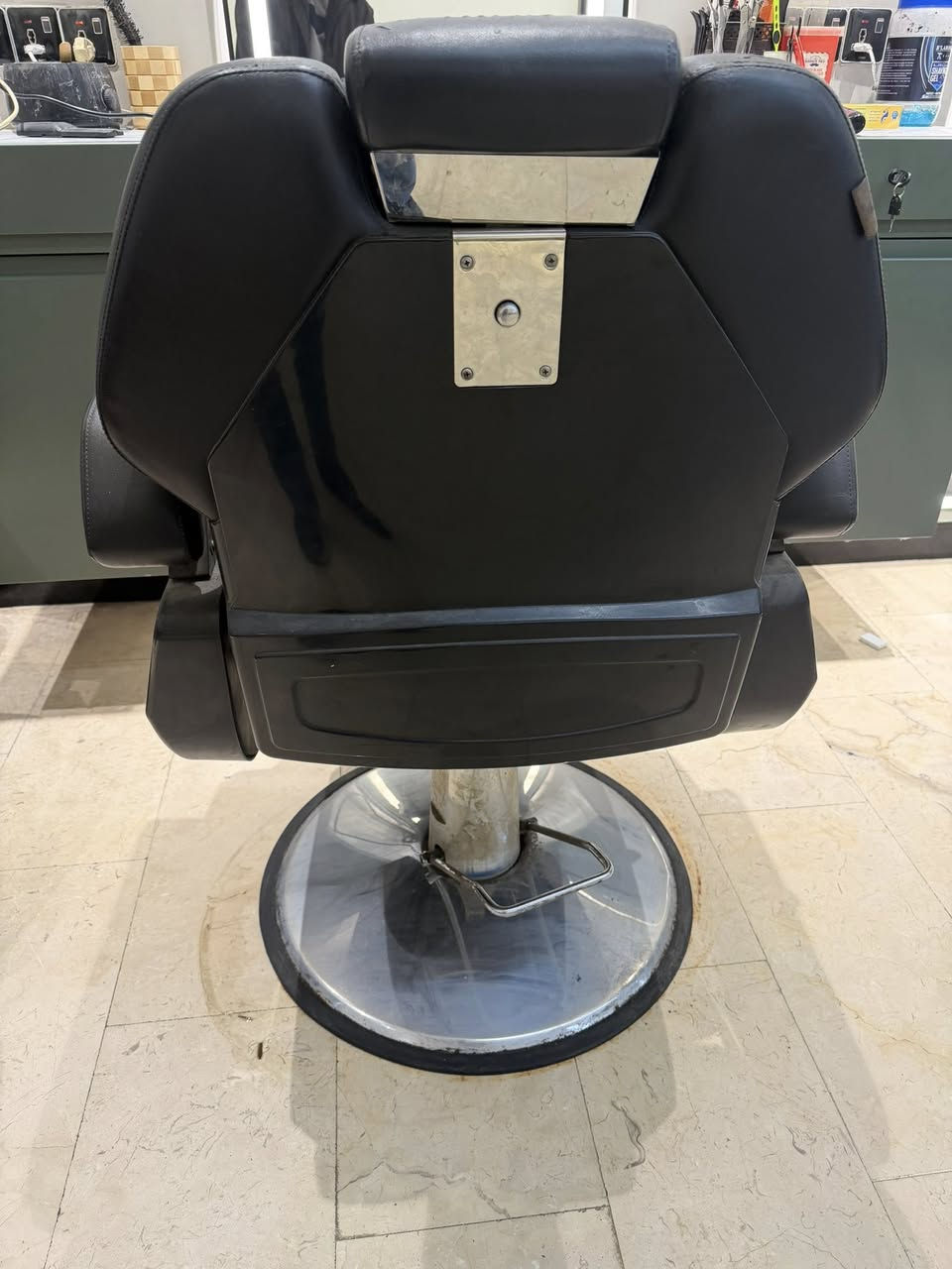 للبيع كراسي مستخدمات عدد الكراسي ٦مكاني بعداد الدوره ***********
