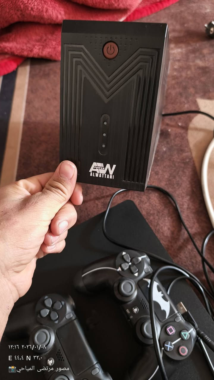 السلام عليكم بلاي 4 مهكر البلاي بقدامكم نظيف ما مفتوح بلاي بيه العاب اكثر من 10 لعباتن البلاي مهكر سليم بيدتين غراضه كامله شرط ما مفتوح ما مصلح يوميات وياي يجي السعر 285 وبمجال*********** هذا الرقم بوساب بيكم خير تدللون
