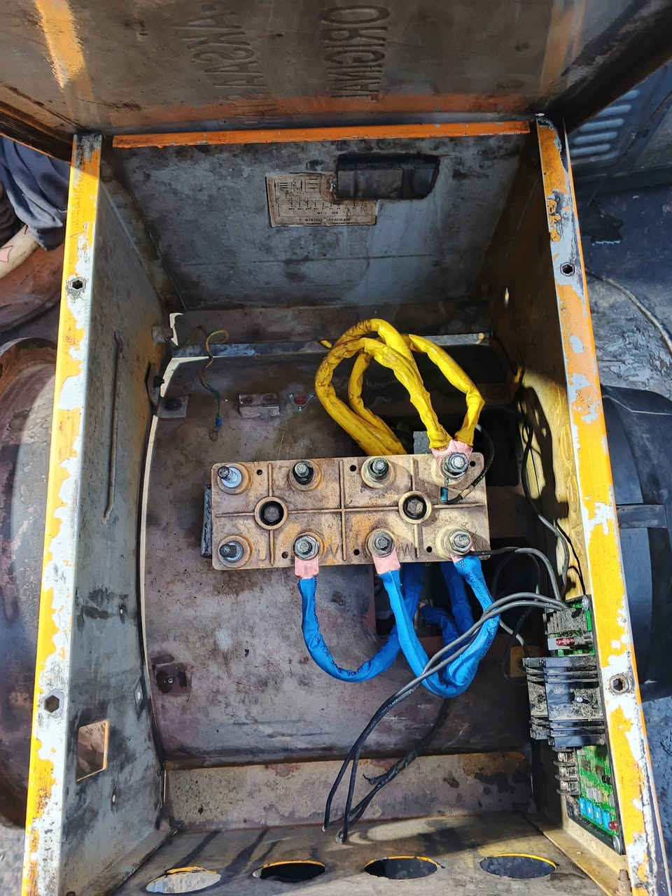 السلام عليكم للبيع راس توليد 250 كيفي ملفوف لف دراجه اولى مكان بغداد للبيع او مراوس 300 كيفي وكثر ماكو مشكله رقم ***********
