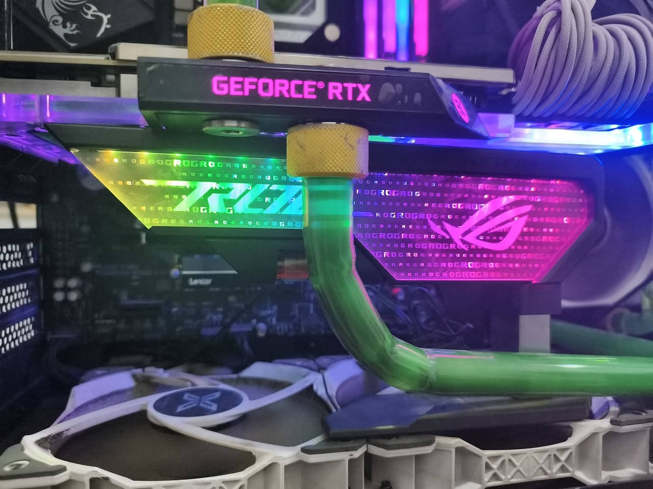 Pc تبريد مفتوح يعني انسه الحرارة بهل صيف كل القطع متوافقه و تقبل كسر سرعة
معالج i7 10700K قابل لكسر السرعة
كارت الشاشة انفيديا 3080 قابل لكسر السرعة
مذر بورد MSI Z490 Gaming EDGE WIFI متوافق مع كسر السرعة
ذاكره تخزين M.2 Lexar SSD 500 GB
ذاكرة تخزين SATA 2 تيرا
رامات (32) DDR4 ماركة  Corsair قابلة لكسر السرعة
باور سبلاي 850 DEEP COOL 
+ 2 UPS + باتري سيارة 90 امبير جديد اذا حاب تحورهن عاكسة
حبايب السعر مليون ونص 1,500,000 
رقمي للتواصل *********** 
📛⛔📛⛔ما عندي مسانجر اتصل واتساب📛⛔📛⛔
