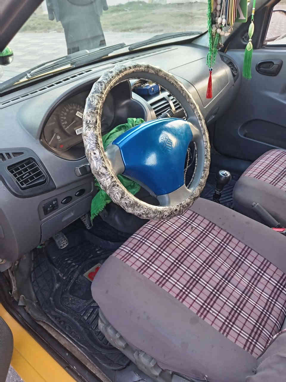 السلام عليكم طيبه2015 رقم بغداد سنويه 2026 مصفره هئيه وغرامات مكفوله من ضربه وتبديل سياره جديده ومال جناي بعد احلا من الصور مكينه وكير وحداديه مكفولات تبريد ت جديد السعر (39) وبيها مجال قليل كلش الاتصال *********** مكاني بغداد حي اور سبع قصور
