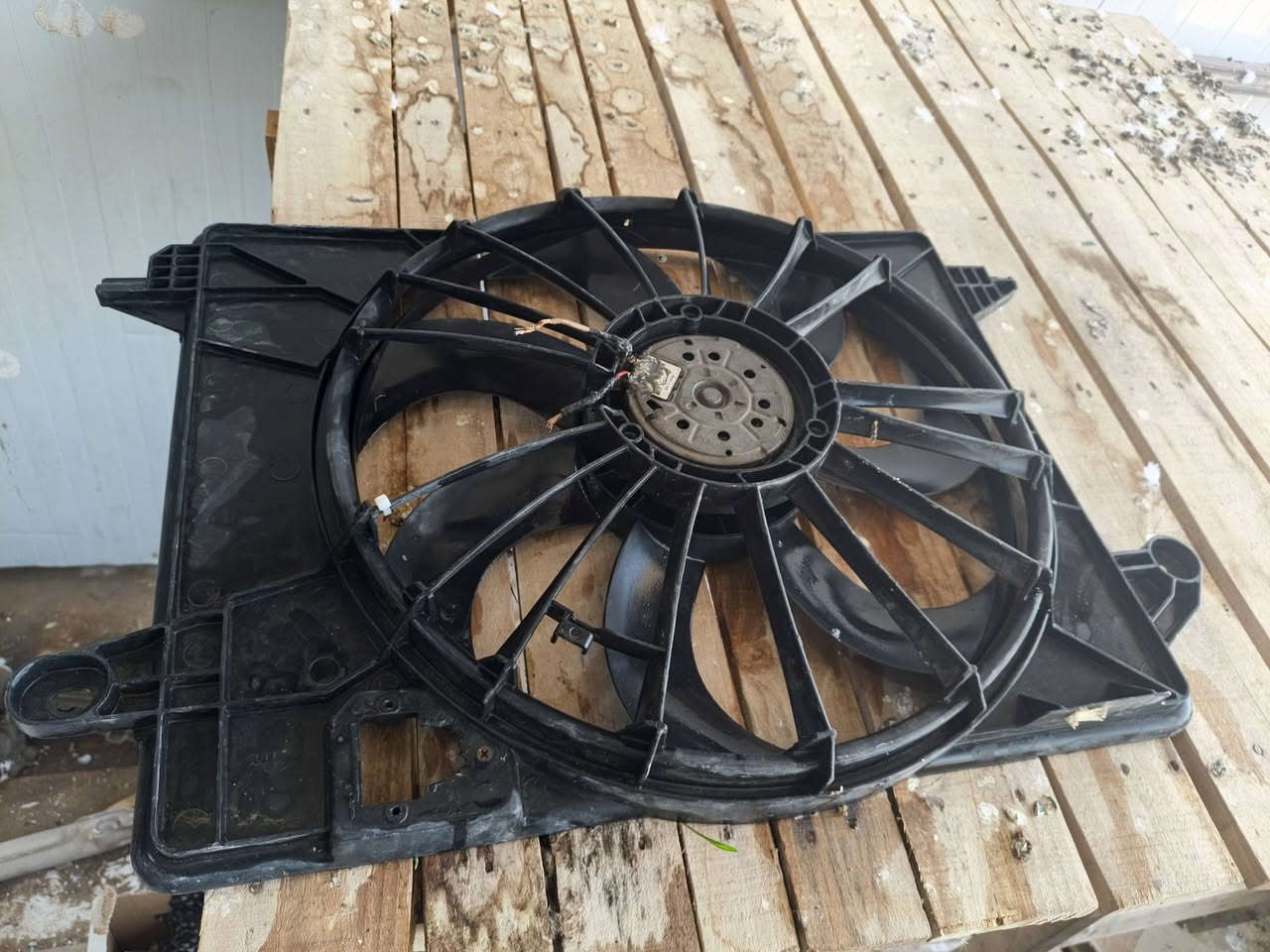 مروحه عاصفه اصليه مارسدس تنسه الحماوه والله السعر ٧٥قفل ***********
