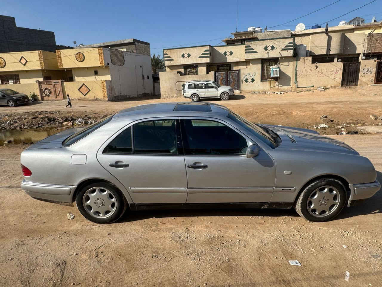 السلام عليكم
مارسدس ام عيون
موديل ٩٧ رقم بغداد
محرك خراطيم 
سياره جاهزه بيها كم شغله نقص بسيطه
مصبوغه عام تعمير جديد من الصفر
معروضه ب٧٥ بيها مجال وترهم مراوس 
مكاني كربلاء 
***********
*********** بي واتساب
