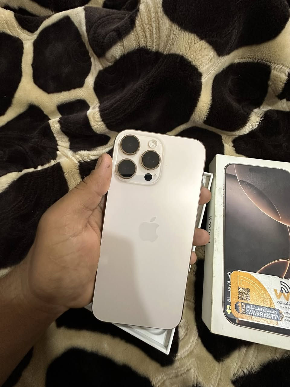 السلام عليكم 16 برو ماكس نضافه فول زلغه مابي بطاريه 100 عدد الدورات 190 خاص او اتصال ***********
