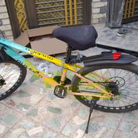 الســــــــلآمُ عَلَيكُم... بايسكل جديد (مستعمل يومين) للبيع مع ملحقات...