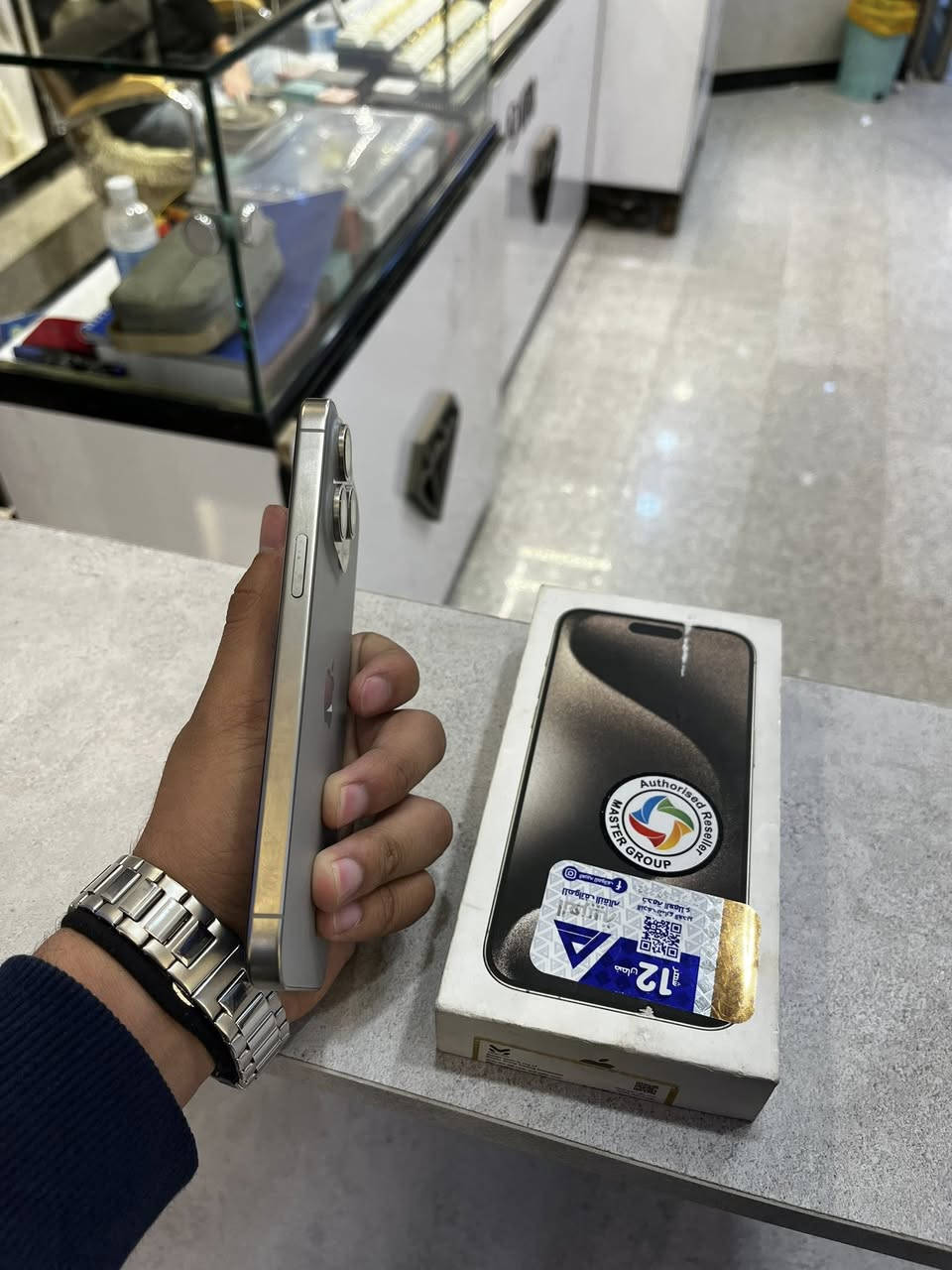 15 pro max
مكفول كفاله شخط اقل الاضفر مابي 
نظافه مليارررررررررررررر
شرق اوسط ماستر 
بطاريه ٨٥ بلاد 
كارتون مطابق 
سعر ١٠٢٠ وبي مجال قليل
مكاني نجف 
***********
