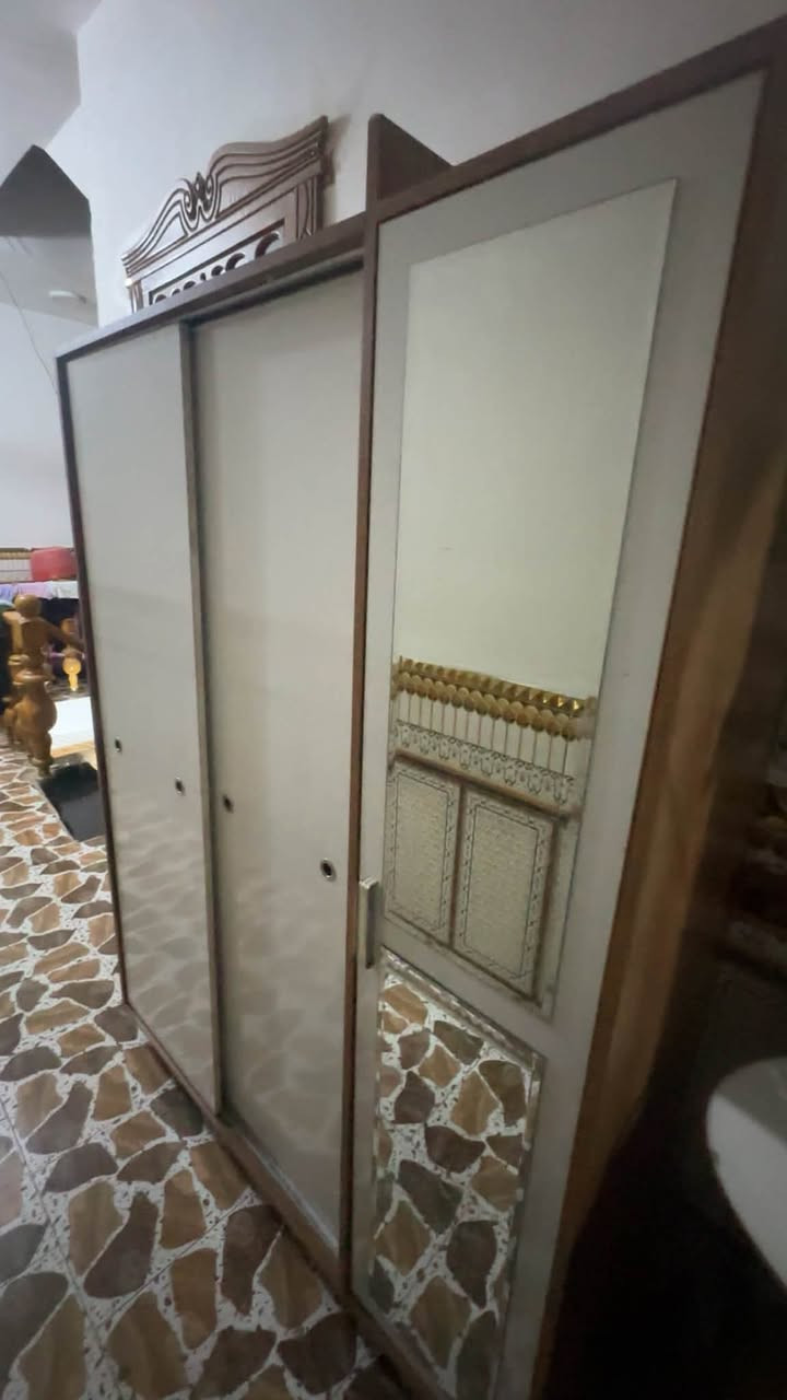 كنتورين +جرباية+ زاوية بسعر بلاش مال مستعجل الي يحب يتواصل وياي***********
