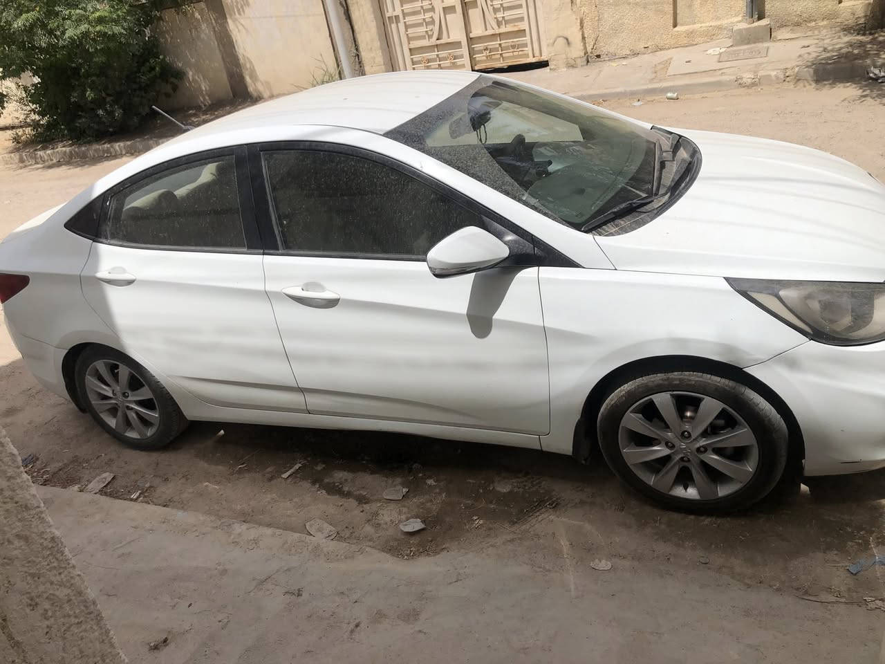 اكسنت 2013 للبيع 
خليجي 1600 
رقم اربيل بأسمي تحويل مباشر 
ماشية 150 الف 
شاشة + كامرة خلفية 
جاهزة تايرات وباتري جديد 
ادامة كاملة لمنضومة الاحتراق والنوزلات والبلكات كلهة جديدة 
صدر امامي وخلفي جديد
تبريد + تدفئة 
بيهة قطع رش اثر طخطخات بسيطة استعمال بنيّة سابقاً 
سعرها 92 وبيها مجال 
الحرية / الدولعي 
***********
