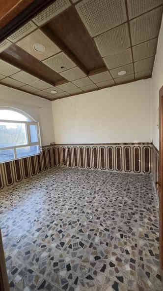 شقة للايجار في حي السماح الاولى على الشارع العام

مساحة ١٠٠ متر مربع طابق ثاني

تحتوي على غرفتين وهول ومطبخ وصحيات

بدل الايجار ٢٥٠ الف

مكتب صفوان السنجاري 
***********
***********
