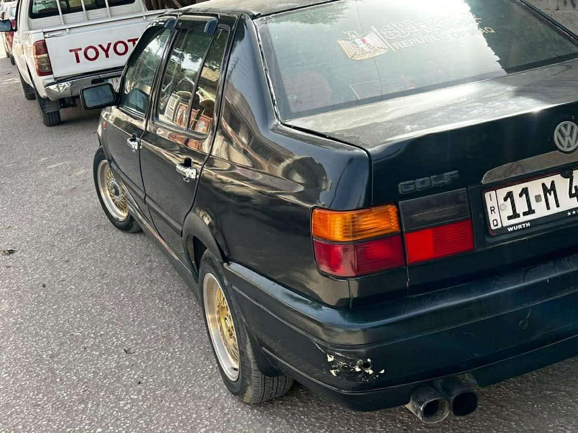 كولف فنتو
موديل 93
 صدر امامي خلفي بحاله جيده 
تخم تاير جيد 
باسمي .ورقم جديد 
***********
مكانها بغداد /الدوره /شارع 60
السعر المطلوب 42
