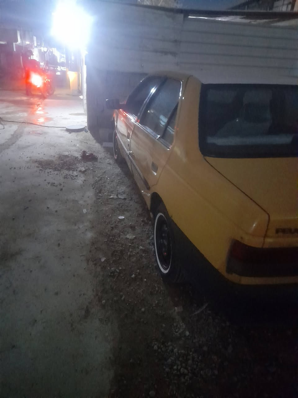 بيع بيجو روى ٩ كير مكينه كفاله سياره حلوه   حداديه جديده الغود حلوه بس خياس بل داير الوره  مكاني بغداد مدينه الصدر ارقم  *********** سعر ١٨
