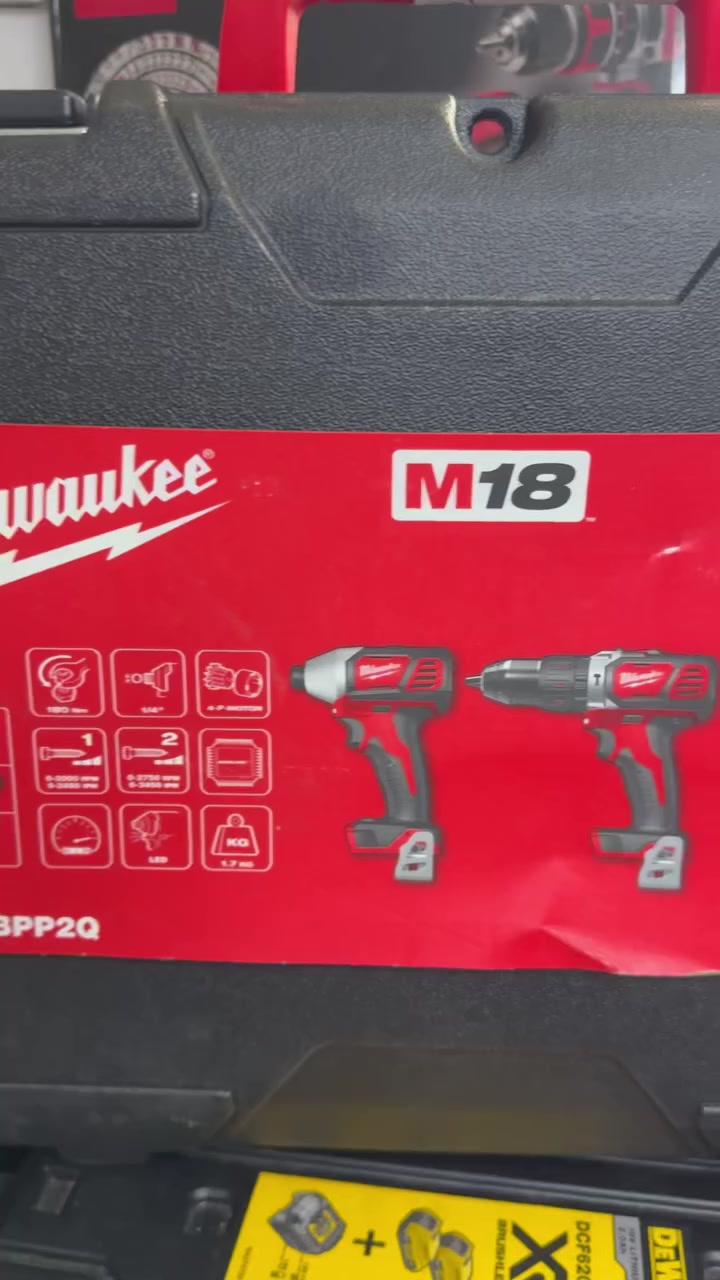 سلام عليكم اخوان 
كت ملواكي اصلي(فحمه ) جديد لوك كامل بطاريات 4 امبير 
توصيل متوفر 
*********** واتساب
