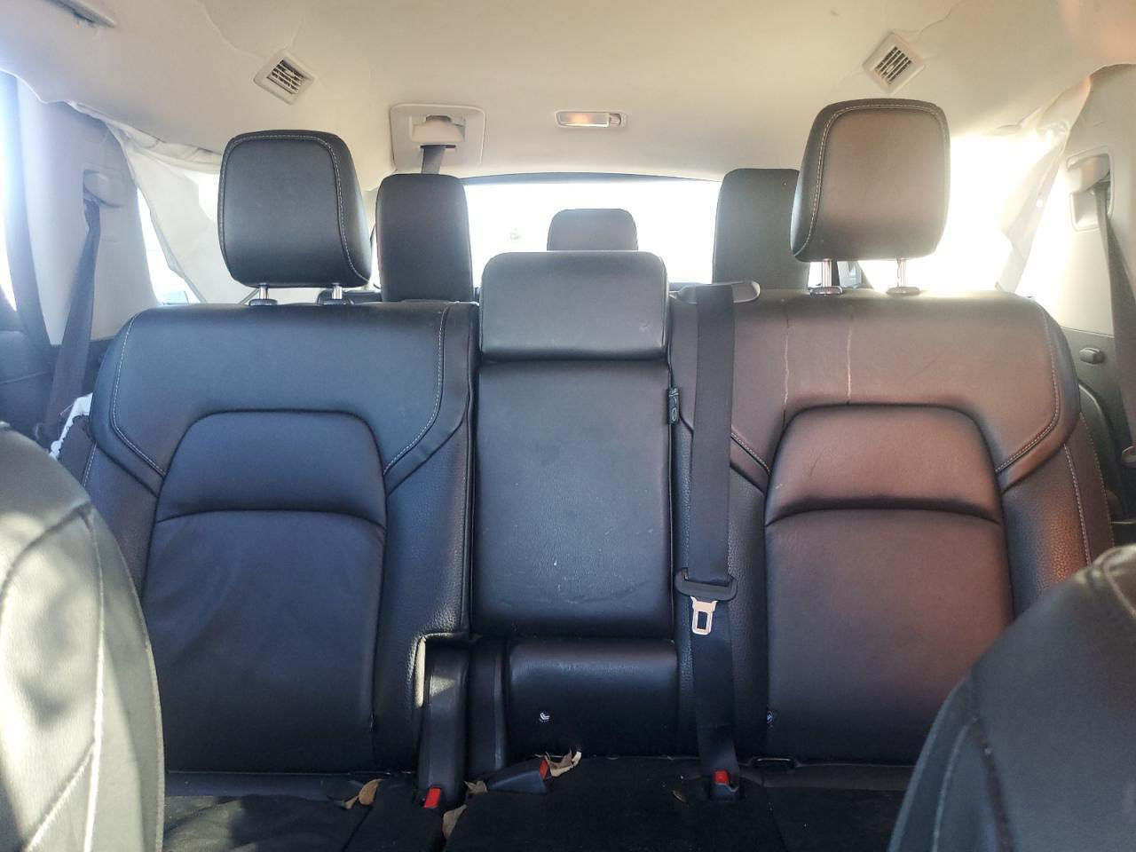 SL 
2ويل 
موديل 23
معروفة مواصفاتها 
رقم اربيل 
بطاقة بنزين 
مكانها كركوك 
حادثها مرفق مع الصور 
القطع المتظررة بابين فقط تم تبديلها بقطع بلادية 
السعر المطلوب 285$
لمزيد من التفاصيل الاتصال بالرقم 
***********
