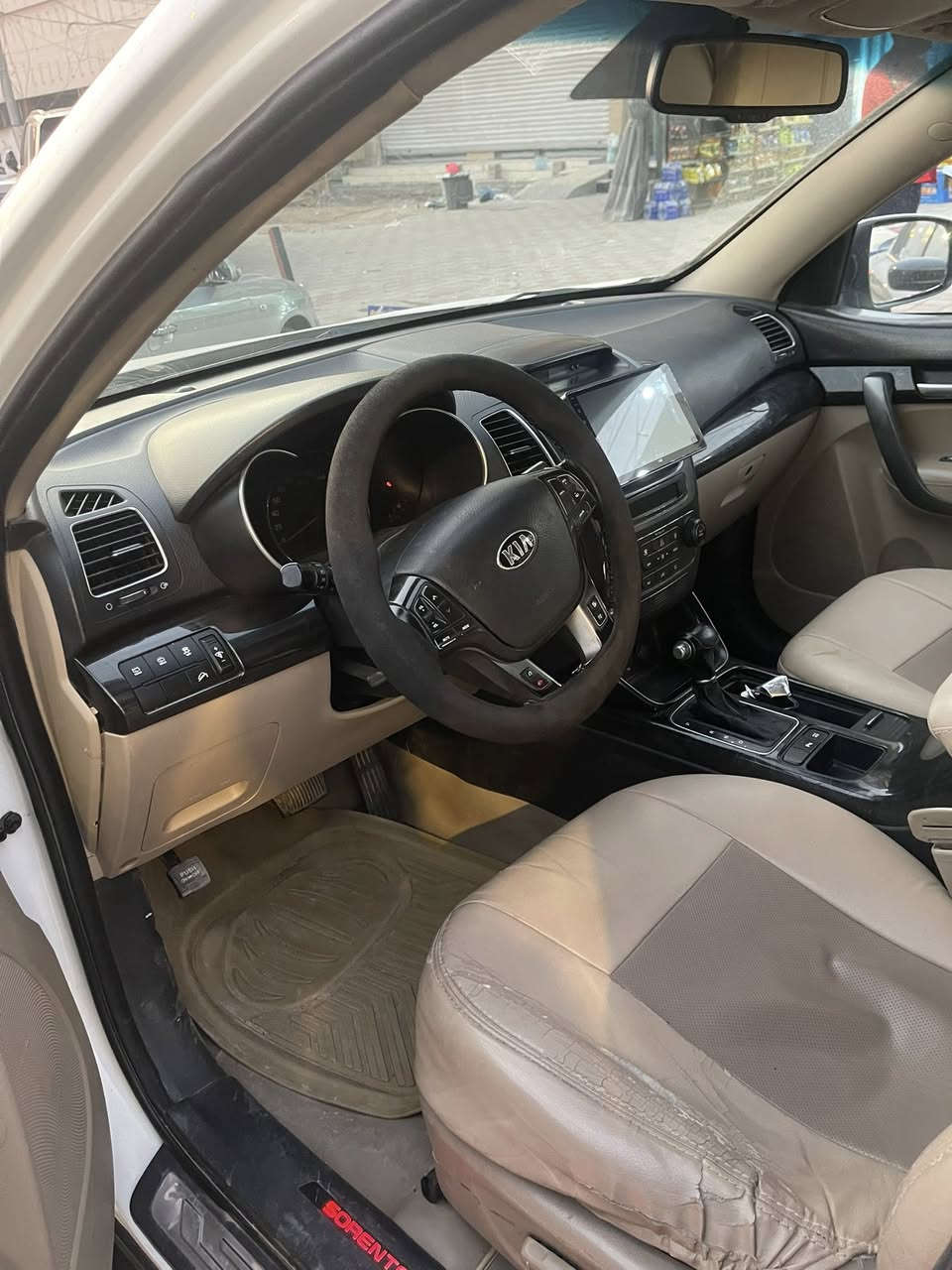 سورنتو ٢٠١٣ خليجي   مراوس او بيع
موضح بالسونار مرفق 
رقم اربيل  بأسمي 
يدات نيكل بلادي
8ايرباكات 

كشنات جلدبلادي
كشنات كهربائيه
لدامامي وخلفي
كامره خلفيه بلادي
اشاير ترحيب بالابواب عندالاقتراب
شاشه بلادي
تبريدبيانو
اشايربالمري ومري شفط
اناره داخليه
علامةسورنتوبالدوسه 
تبريد ثلاث قطع
سبعه راكب
حساسات أمامي خلفي 
ويل كب كروم حجم19 عداد5
نظام ايكو
سياره جاهزه من كلشي
ماشيه 147
السعر 148 الرمادي مركز المدينة 
***********
