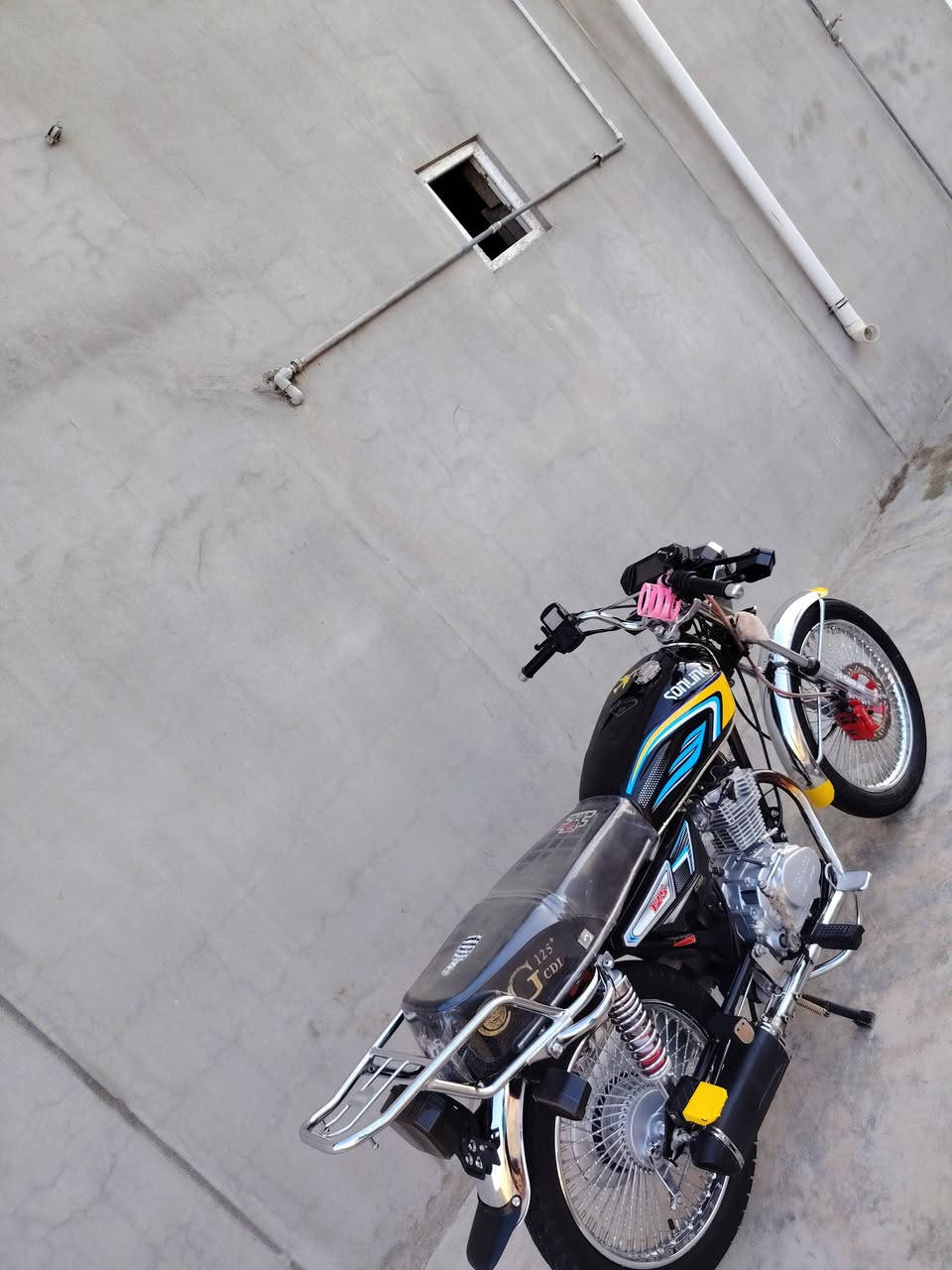 سلام عليكم موطور سونيك موديل 25 خمسه گير محرك ما مفتوح كهربائيات كلها شغاله مكاني  رقم المبايل ***********
