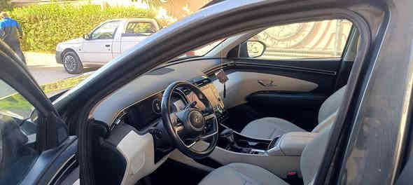 السلام عليكم للبيع توسان امريكي موديل٢٣ ماشية ١٣ الف 5NMJFCAE4PH269790حادث بسيط جدا فول مواصفات رقم الشاصي . الاتصال *********** السعر ١٩٥
