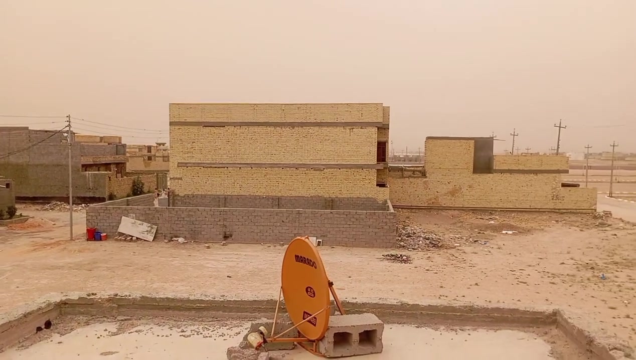 مشتمل للبيع مساحه ١٠٠م الجغيفي الثانيه نهاية سياج الخلفي للمقبره الاسلاميه يبعد عن سياج المقبره ١٠٠متر تقريبا طابو زراعي شارع ١٥ متر يحتوي المشتمل على غرفه ومطبخ وحمام وصاله واستقبال بي شويه نقوصات والاستقبال مو كامل السعر ٣٨ مليون قفله  للاستفسار ***********/***********
