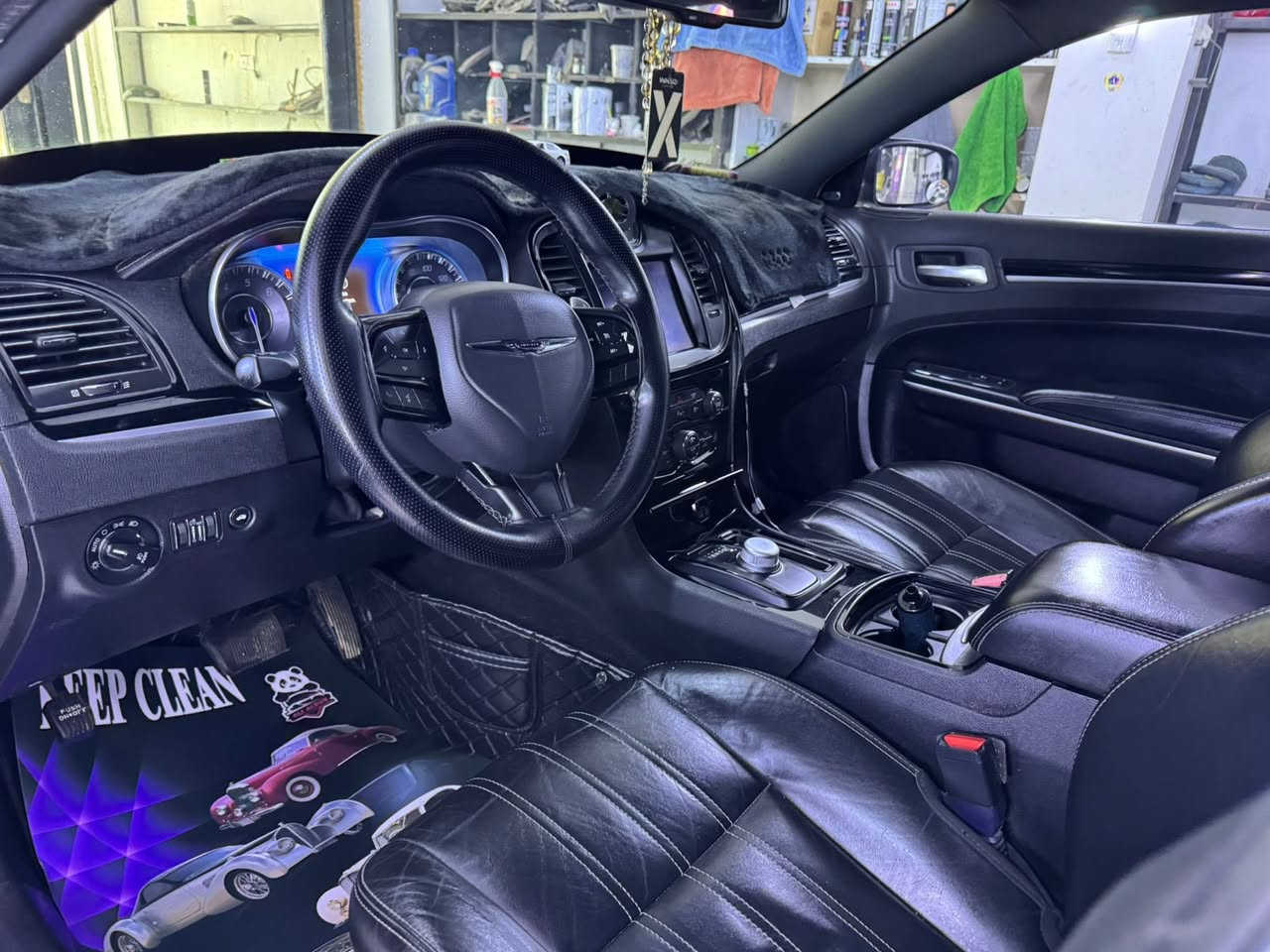 كرايسلر اوباما 300 2021
فول مواصفات 
المرغوب تور ويل
السونار مرفق مع الصور 
داخل جلد كشنات تدفىه 
سستم صوت عالي 
مضخم بالجنطه 
مرقم أربيل 
وارد كندي داخله كلين بدون ظربه بدون غرق 
محرك 6 سلندر 
مكان السياره كربلاء 
رقم صاحب السياره ***********
