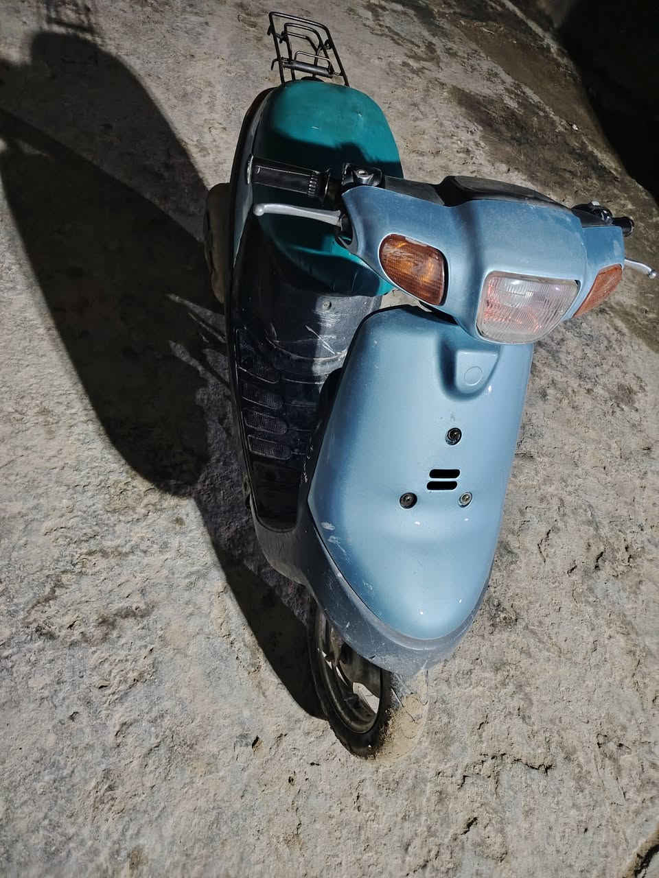 سلام عليكم دراجه البيع شغاله كلهه. نهظه  سلف هندر اشاير عالي ناصي كلهه شغاله مابيهه نقص برغي سعر ٢٥٠ الف بيهه مجال قليل ابو ال١٧٥ لا تتصل *********** وعلي اطب بيهه كوم من الماي وغسلهه ما تطفي شرط كدامك اغسلهه وسلف شغله
