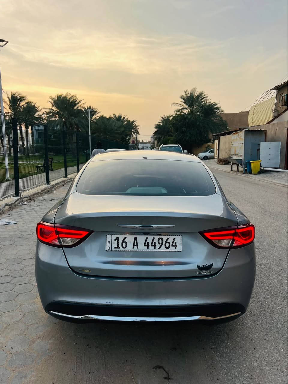 السلام عليكم 
للبيع سي200 
موديل 2015 
محرك 2400 رقم قادسيه بسمي 
- مواصفات السيارة 
- شفتات ستيرن
-دواخل ابيض ملكي
- لد امامي
- كشنات تدفئة
- بصمة تشغيل
- بصمة ابواب
- بصمة جنطة
- مانع انزلاق
- تحكم استيرن
- شاشة صغيرة
- وباقي المواصفات
السعر 98وبيها مجال قليل
سنوية لـ 2030 بسمي 
حادث السيار جاملغ وبنيد وباب بدون اي دواخل يعني3 قطع حادث السيارة هواي نظيفة واجمل من الصور
المكان النجف قرب مطعم الخيمه 
*********** النجف, العراق
