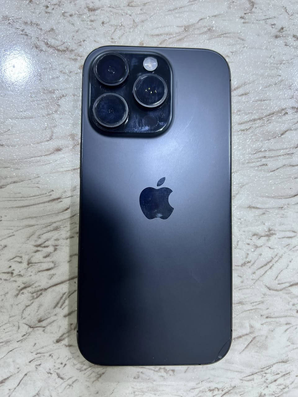 السلام عليكم
ايفون 16 برو للبيع او مراوس بs24 الترا
السعر مليون ذاكرة 128 ملحقاته كاملة بطارية 92 تفاصيل الجهاز مبينه بالصور 
مكاني ميسان العمارة 
*********** واتساب او شريحة ما متواجد فيس
