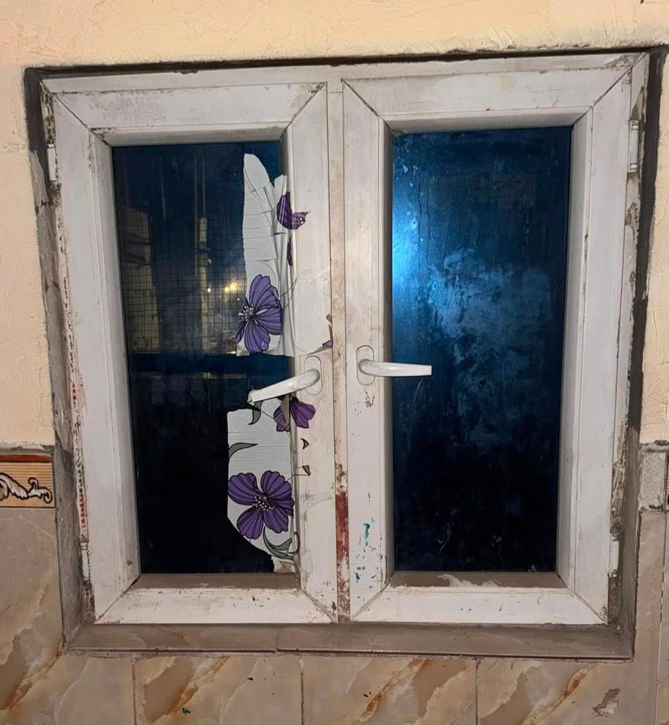عندي شبابيك عدد 2 القياس
متر تقريبا  واحد المنيوم  وثاني بلاستك للبيع نظافه90‎%‎  
سعرهم ثنينهم ب50 وبيهن مجال
العنوان / البصره الحكيميه قرب القياده للاستفسار ع الرقم متواجد ع الواتس اب 
‭***********‬
