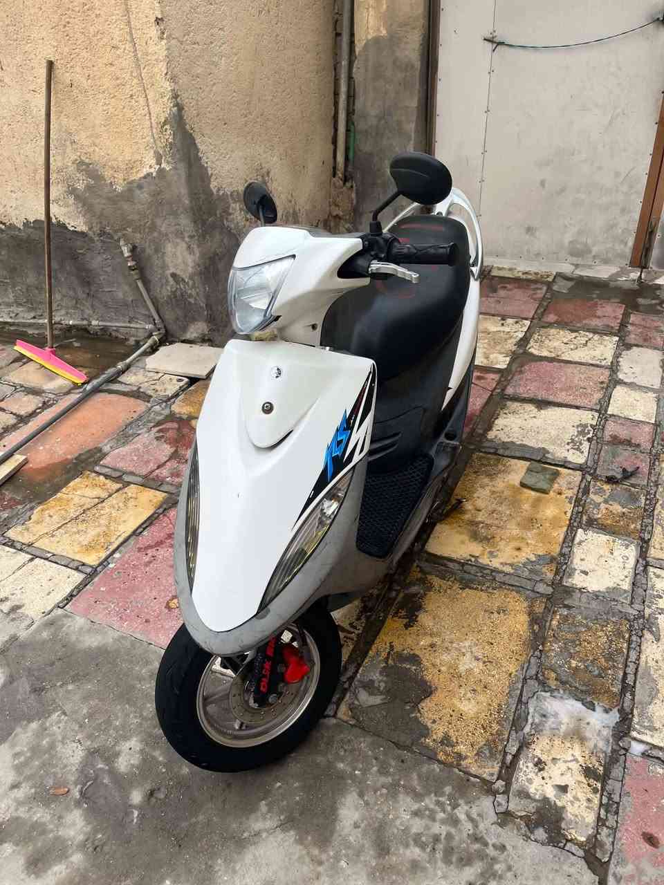 سلام عليكم ماكس عدله قبل شهرين طالعه من معرض بيدي طلعتها بيها وياله نجمه اصلي +يدات اصلي+قبق فلاوين +ملقط واير+قبق دهن+فراك+شيال كفاله من كلشي ملاح فول بواحد و٢٠٠ وبيها مجال قليل بدون غراض ابيعك شكل بلادي بواحد وبيها مجال قليل راسلني واتساب أو اتصل عليه ***********
