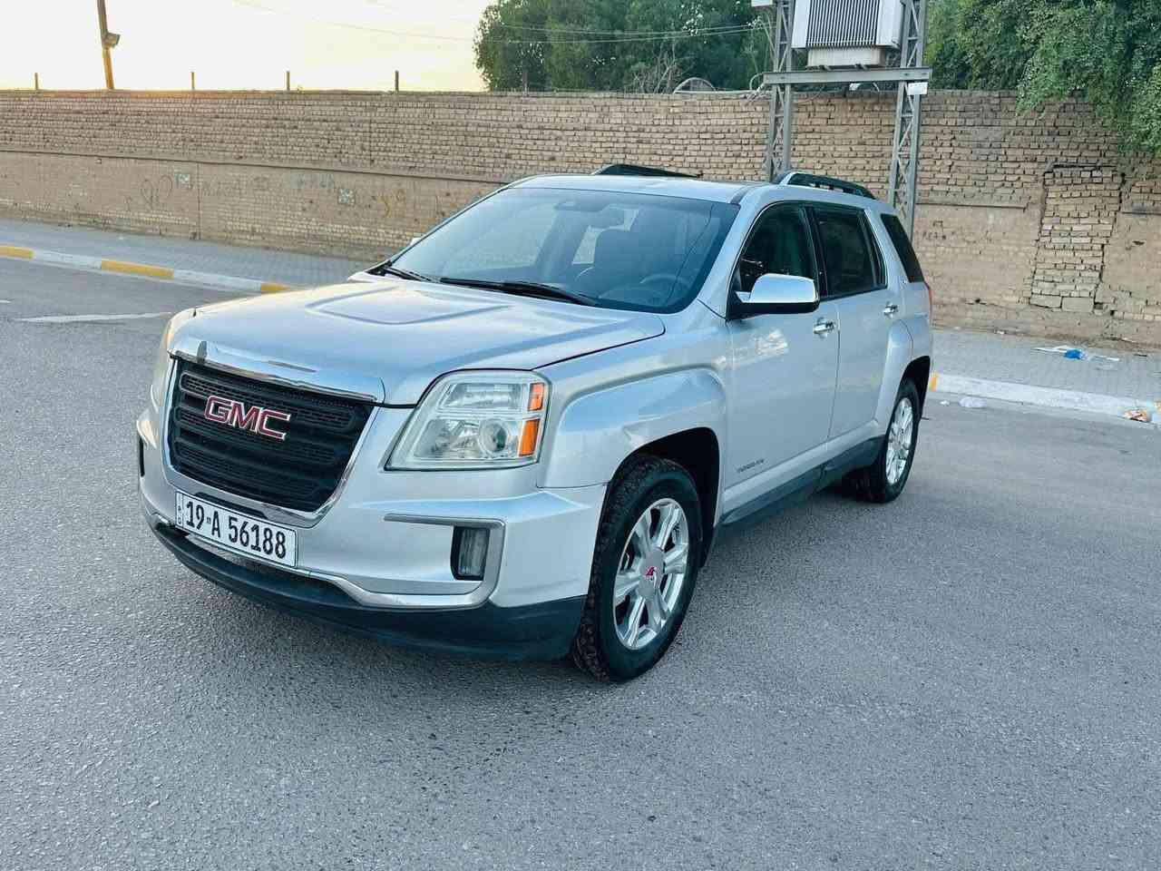 جي ام سي تيران 2016
رقم كربلاء انكليزي سنويه لل٢٩
حادثه بنيد فقط واكع عليه عمود ومرجع ع البارد 
يعني السياره بدون ضربه قويه 
لون سلفر(رصاصي) 
جنطه كهرباء
ويل كب (تخم تاير جديد)
داخل جلد اسود 
كشنات كهربائيات + تدفئه مقعد وظهر 
تحكم استيرن 
رادرات 
حساسات جانبي وامامي بالمرء
فتحه بالقماره سلايت 
السياره بيه هواي مواصفات حلوه 
عدى البصمه 
مكينه كير ع شرط 
حداديه جديده 
سياره ممتعوبه ابد وحلوه   سعر ١٤٠ وبيه مجال قليل 
للاستفسار مكان السيارة _ديوانية
***********
