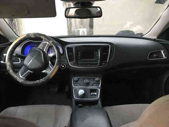 س200 موديل 2015 محرك 2400 حادث بابين عكس السايق ونصبغ الجاملغ الامامي والخلفي توحيد لون البريد غير شغال السعر 85 وبيها مجال قليل المكان السماوة رميثة  للاستفسار *********** سوق الشيوخ
