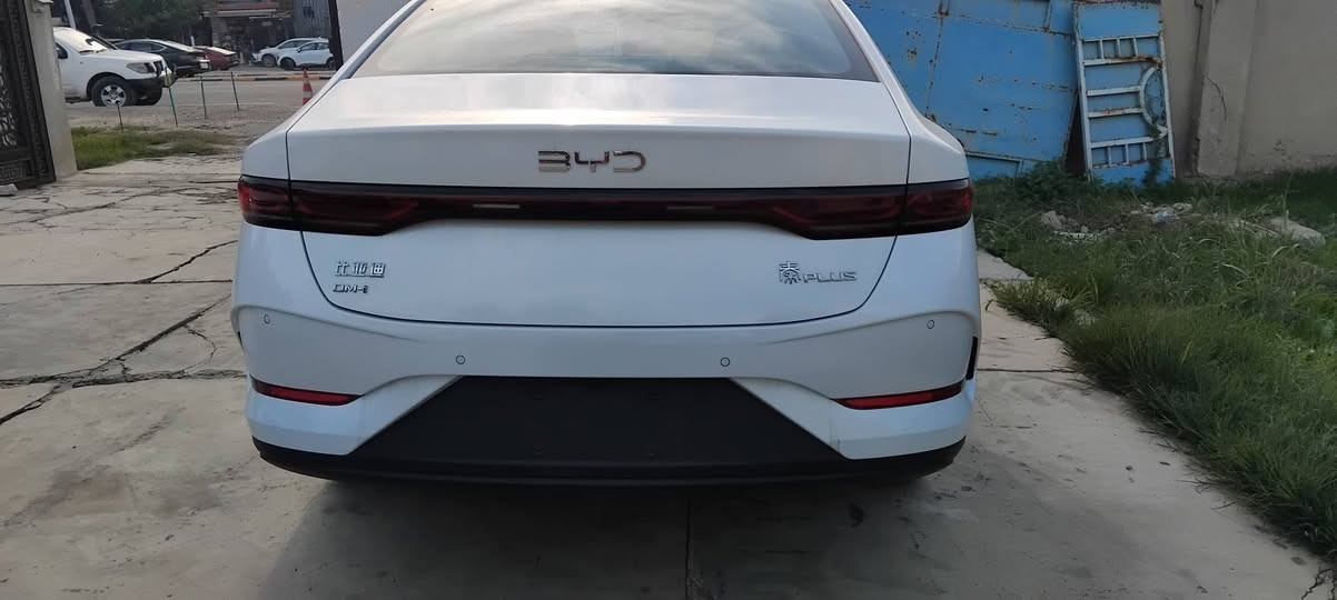 سلام عليكم عروض  عروض نهايه السنة ١٧٤٥٠ صافي بدون دلاليه بدون عموله فقط فقط ١٧٤٥٠  جيب وياك وحصل على بي واي دي ابيض داخل ابيض  المميز   مكان اليرموك رقم هاتف ***********
