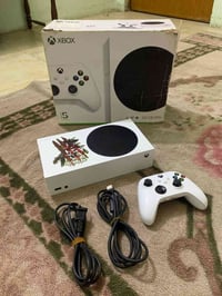 اكس بوكس سيريس اس • 512 جيجا • ملحقات أصلية