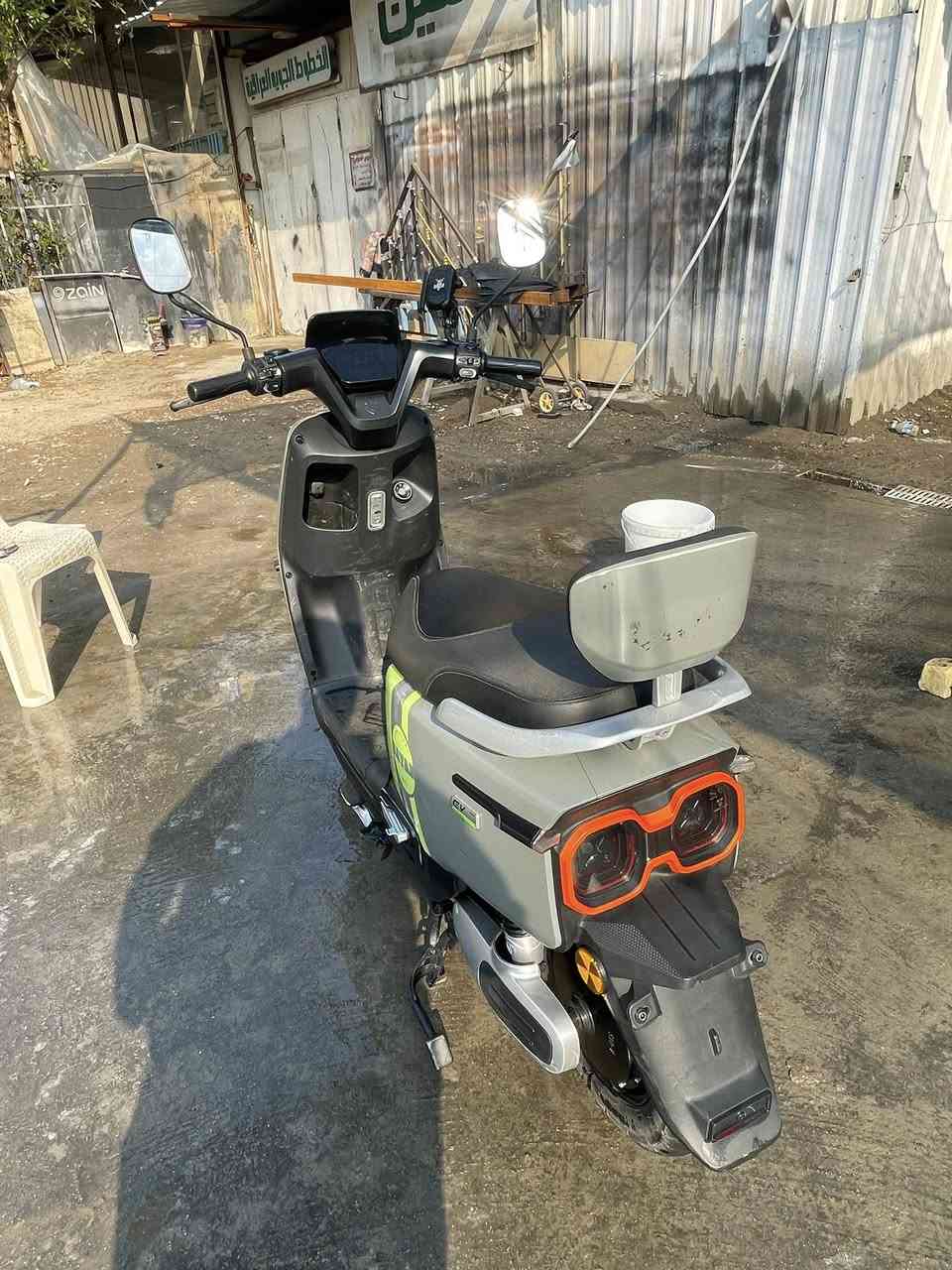 السلام عليكم دراجة ريان ام عيون 6 بطاريات دبل سويج دبل بصمه المسافة المقطوعه 250 كيلو وقابل للزيادة دراجة نظافة مفوله جديده عوزها سايق  مكانها شارع فلسطين ***********
