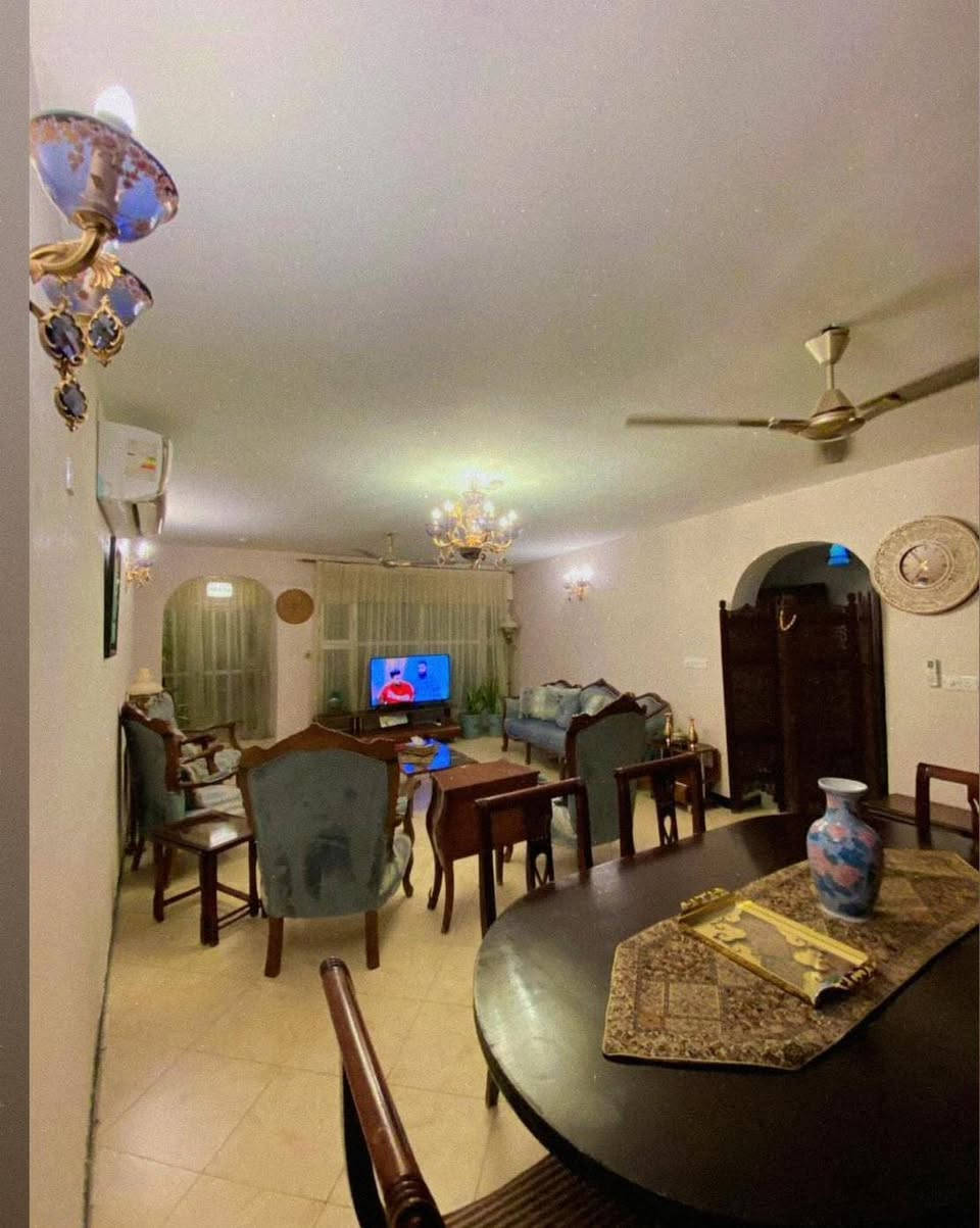 🔴دار تجاري للأيجار في الجادرية🔴

♦️المساحة 200 متر ♦️

✔️ايجار شركات او عوائل✔️
__________________________________
✨يتكون من كراج صالة استقبال مطبخ غرف نوم عدد 2 وحمام الطابق الاول معزول بدرج خارجي يتكون من غرفتين نوم وصالة ومطبخ وحمام✨

📍الموقع الجادرية شارع مركز باربي 

♦️للأستفسار الاتصال على الارقام ♦️
__________________________________
📞***********. ***********📞

🏗️الرفاه للأستثمار والتسويق العقاري🏗️
