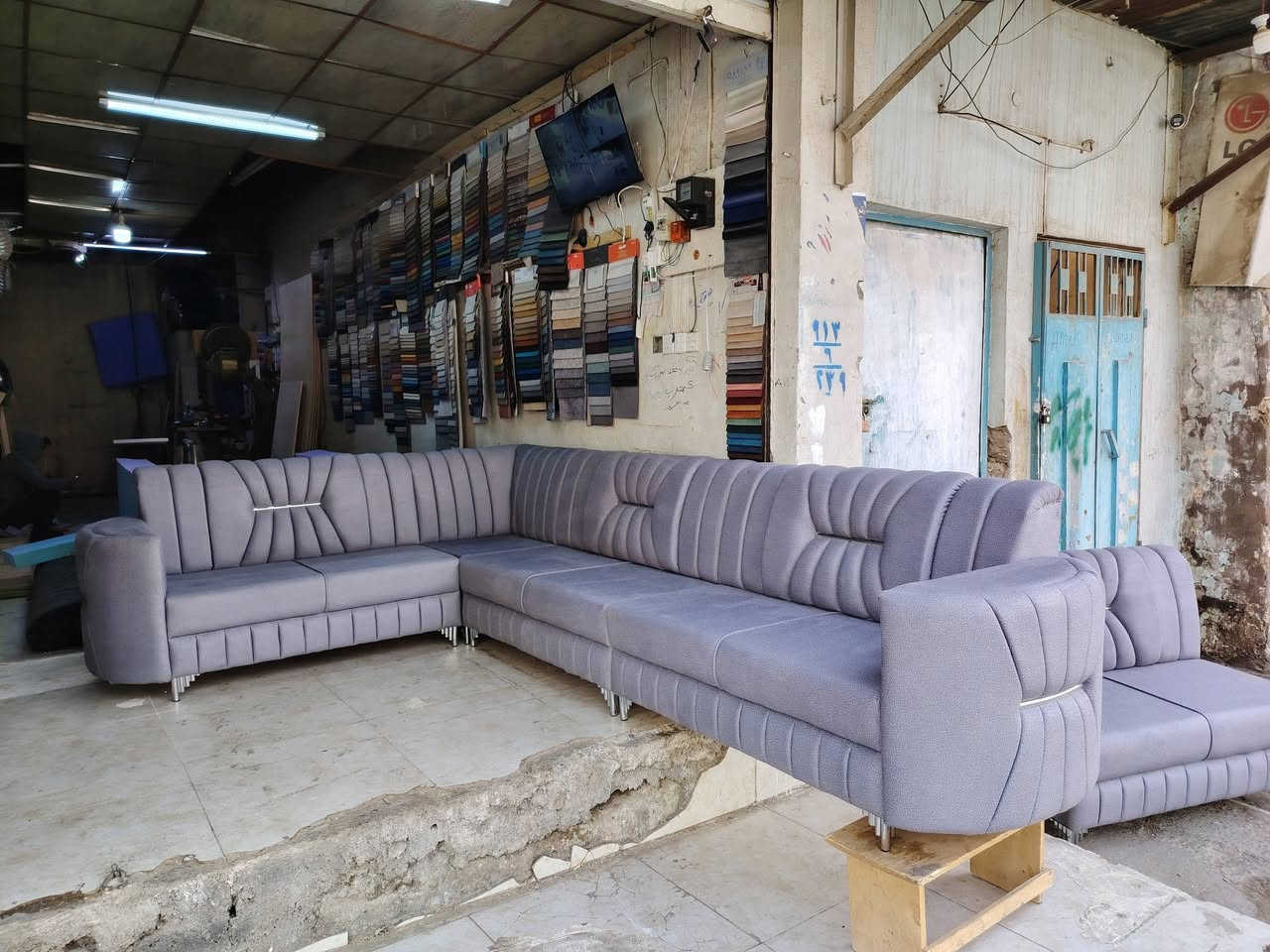 ((صل على محمد واله محمد))
يقدم لكم دوشمة ونجارة الحمداني  الدواوين  افضل الدواوين واجمل التخومه بااحدث التصاميم واجمل الالوان ( ويانا لاتحتار نجيك للبيت انقدملك الي يعجبك) مع اعطاء ضمان بل العمل مدة خمس سنوات (يعني تاخذ ديوانك او تخمك واي شي يصير بي نقدملك صيانه مجانيه ) وننطيك ضمان             
             ((فصالات تركيا 🇹🇷 الشغل بيدي عراقية))
        الخشب  بلوك16ملم +جام انج وربع +جام انج ونص
               الاسفنج  هاي اكسترا المقعد 10 سم
                    القماش   دبل بطانة وثقيل 
                           (((الموصل)))
                   (ملاحضه تجديد المستخدم) 
                  التواصل واتساب او الاتصال 
                       ‏
                       *********** حمودي

                       *********** عمر                   

🔴الموصل - باب جديد ـ قرب نجارة الفاروق 2 ـ دوشمة ونجارة الحمداني  

زورونا ستجدون مايسركم واسعار مناسبه 
تابعونا عالتيك توك تجدون كل الفيديوات والفصال التركيه 
دوشمة ونجارة الحمداني بادارة حمودي وعمر
