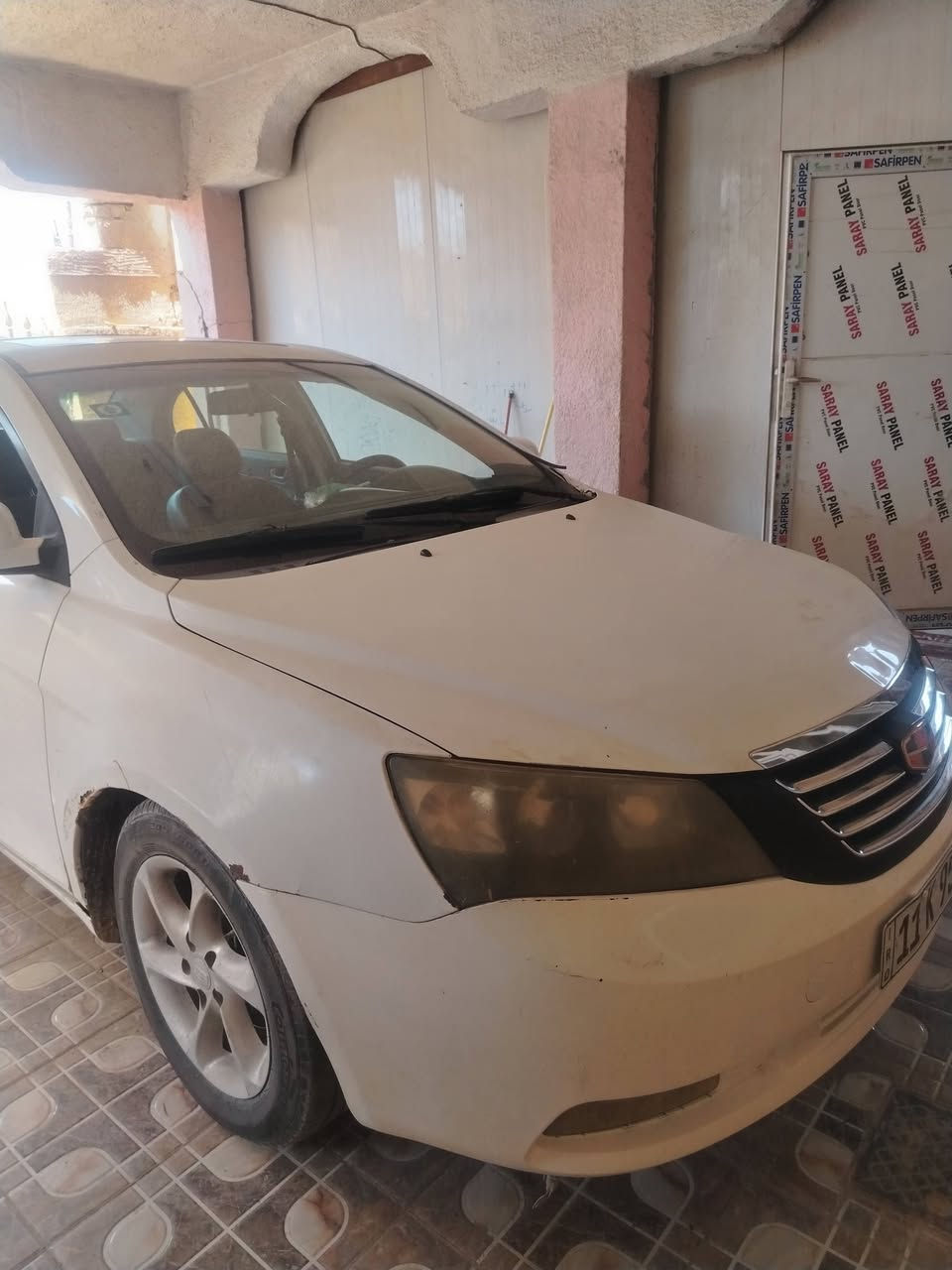 السلام عليكم سياره ام كراند للبيع رقم بغداد انگليزي سنوية جديده محرك كورولا تبريد شغال السعر ٤٥ وبيها مجال العنوان بابل الحله ابو غرق ***********
