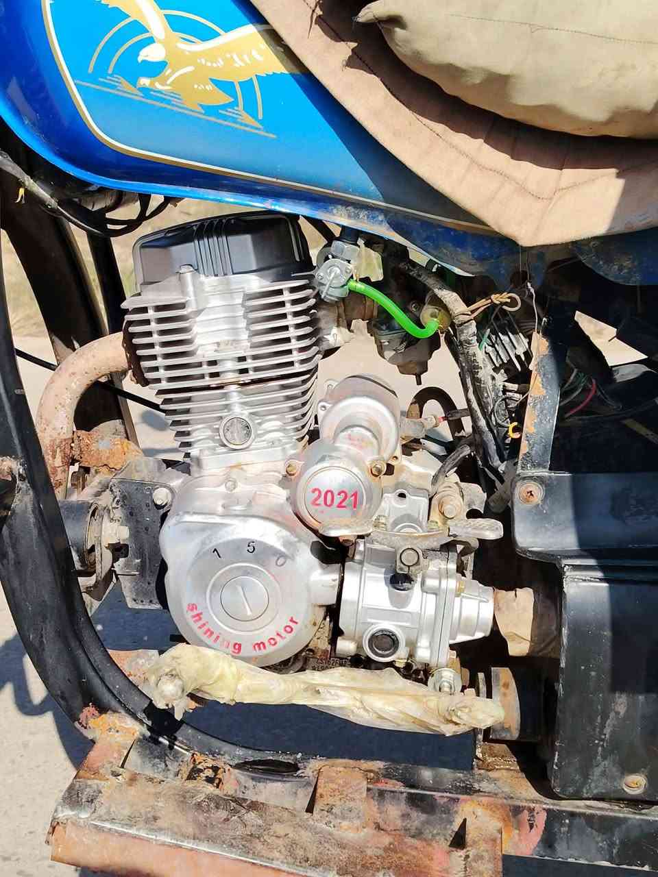 دراجه للبيع 2021 محرك ما مفتوح مبدل بيه بس كلتشات رقم سنويه رقمها انجليزي سنويه ثانيهد اداور ثاني يوم باسمك دراجه نظيفه*********** هذا رقم الجهاز الادنيه يشتري
