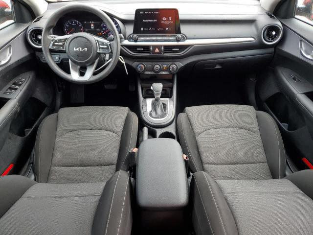 السلام عليكم للبيع كيا فورتي ٢٠٢٤ بغداد باسمي
حادثها موضح بصورة سيارة جديده اي نقص مابيها مكفوله
ماشية ١٨الف  
بغداد حي الجامعه 
***********
