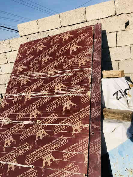 السلام عليكم بلايود شغله وحده نضيف العدد 280 طبقه
سير3/3طول 3 متر العدد 11 مكعب 
بغداد جسر ديالى القديم 
***********
***********
