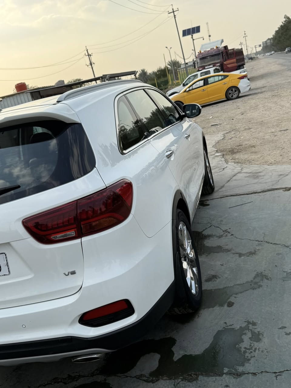 السلام عليكم
سورينتو ٢٠٢٠ خليجي ٦سلندر السيارة نظيفة بيه شي قليل تلحيظ بالبنيد وبارد قليل بالباب الخلفي عكس السايق السيارة ماشية ١٢١ الف ومثل ما كدامكم بالصور ورقمها بابل 
للتواصل ***********
