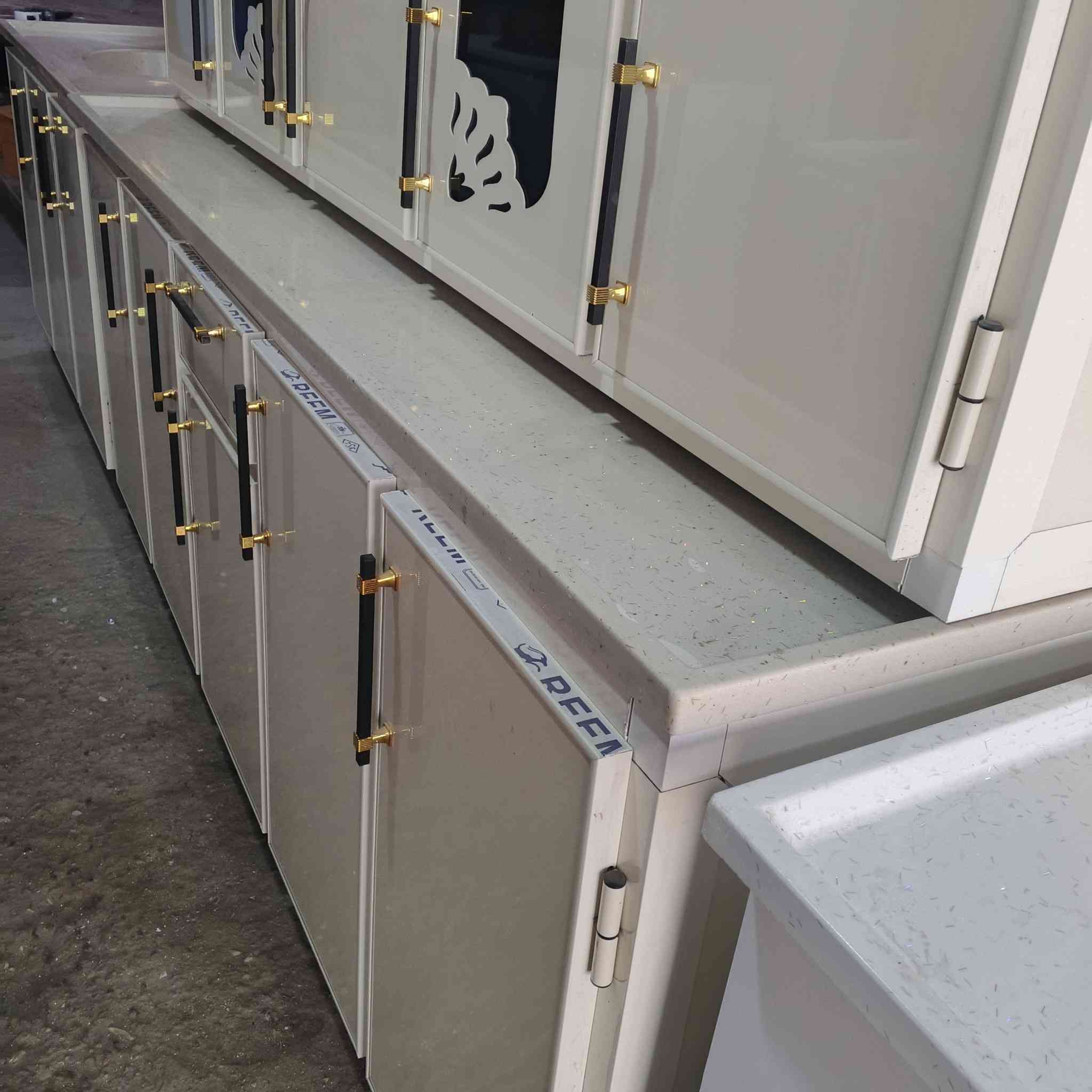 🌹 يالله يا رزاق 🌹
🔹كاونتر المنيوم جديد طول 2متر وسنك مرمر 120متر سطح الكاونتر مرمر.           السعر ✨ ٧٥٠✨ الف

📍 ميسان العماره حي الشهداء مقابل اسواق الكفيل نهاوند 🚧

📞📲***********

🗨️ يوجد لدينا جميع انواع الكاونترات الخشب والمنيوم تفصال تركي▪️
