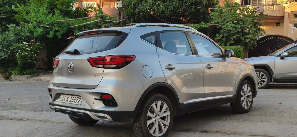 MG ZS موديل 2023 للبيع
* موديل: 2023
* صبغ وكالة 100% (بدون أي صبغ)
* بدون حوادث
* حالة ممتازة جداً
* محرك اقتصادي بالوقود
* جير أوتوماتيك
* شاشة لمس
* كاميرا خلفية
* حساسات خلفية
* مثبت سرعة
* تحكم بالمقود
* تشغيل ذكي (حسب الفئة)
* داخلية نظيفة جداً
* تواير بحالة جيدة
* جاهزة للاستخدام وما تحتاج أي مصروف

📍الموقع: دهوک

💰السعر: ( 117$ ) بیها مجال

📞 للتواصل: (***********)
