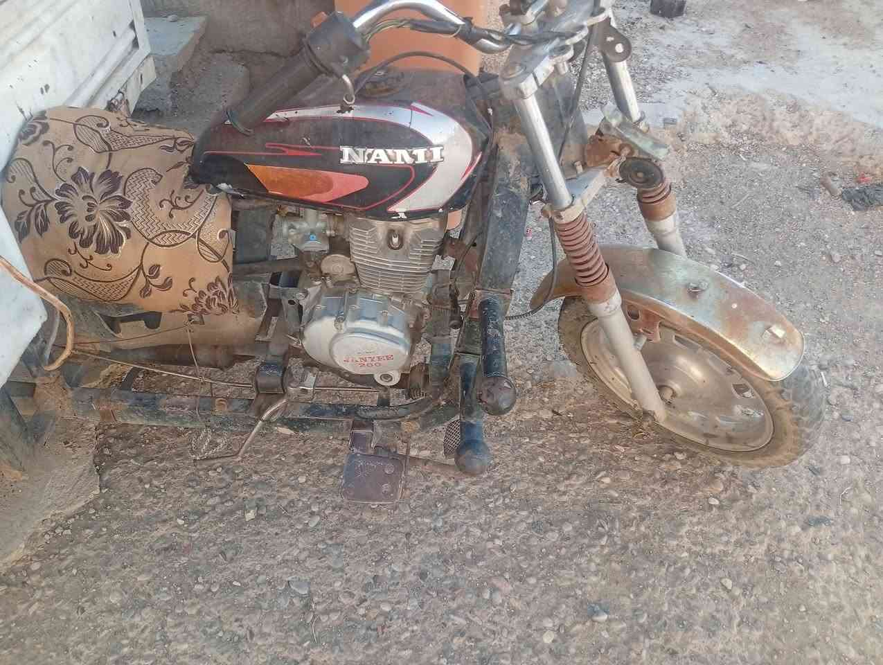 ستوته للبيع محرك ٢٠٠ اكسل جديد سلف يشتغل جنج وياه كل شغال اي عيب مابيهة مكان داقوق  سعر على خاص او اتصل على هذا رقم ***********
